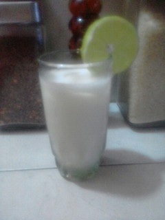Una foto de Leche cortada de limón