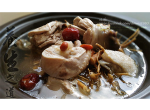 老少咸宜~養顏養生【九尾草雞湯】 的食譜成品照片