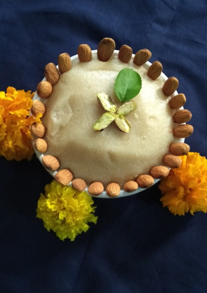 सूजी हलवा (sooji halwa recipe in Hindi) रेसिपी मुख्य फोटो