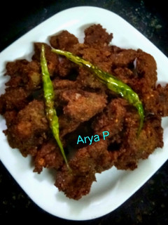 छिलकेवाली मूंग दाल के पकोडे (Chilke wali moong dal ke pakode recipe in hindi) रेसिपी मुख्य फोटो
