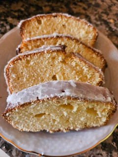 Una foto de Budín de limón glaseado Star B