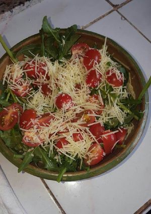 Una foto de La ensalada súper fácil de Martha 🍲
