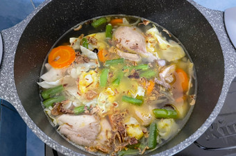 Anti Ribet, Buat Sup Ayam, Telur Puyuh, dan Jamur Simpel