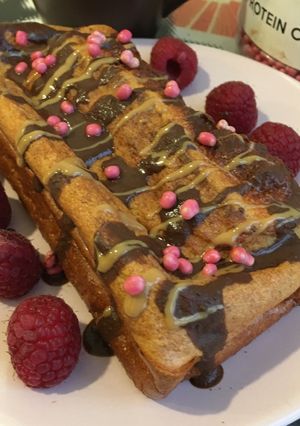 Una foto de Bizcocho fit de plátano y naranja. Con chocolate y peanut butter