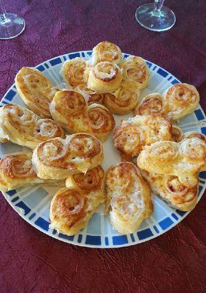Foto principal de 38 Palmeras de jamón y queso