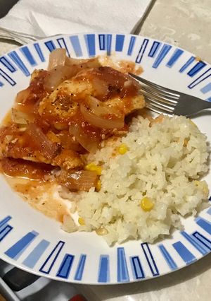 Una foto de Pechugas en salsa de tomate
