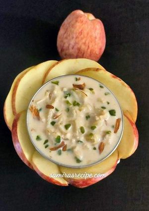 A picture of Apple Kheer.