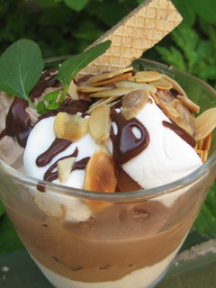 A picture of Chocolate & Marshmallow Parfait.