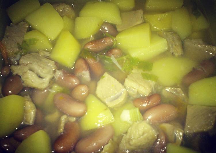 Sop Kacang Merah Ekstra Daging Sapi & Kentang