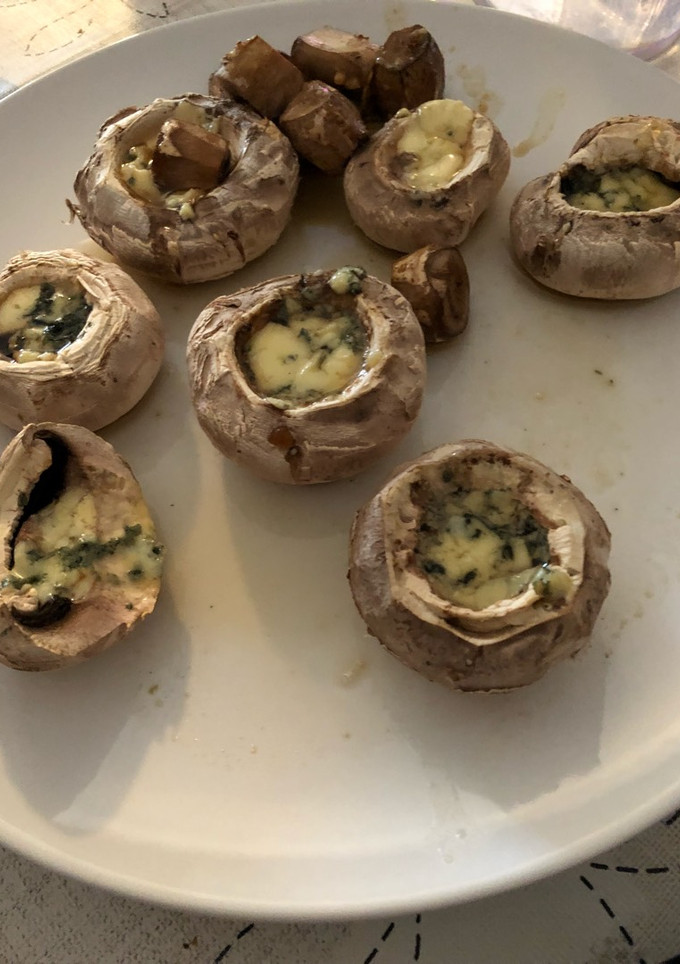 Una foto de Champiñones al horno con queso azul