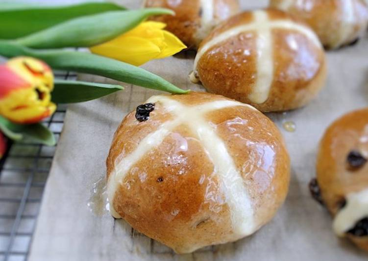 How to Make Award-winning Hot cross buns