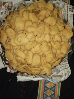 नमकीन मठरी (Namkeen mathri recipe in Hindi) रेसिपी मुख्य फोटो