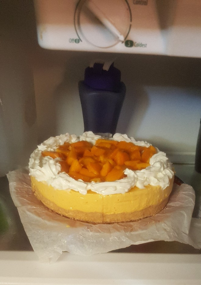 Una foto de Cheesecake de mango sin hornear