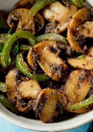 A picture of Mushroom pepper fry.