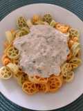 Pasta con Crema de atún con albahaca