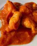 Chipirones rellenos en salsa picantona..