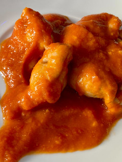 Una foto de Chipirones rellenos en salsa picantona..