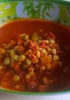 Una foto de Sopa de chorizo elotes y verduras