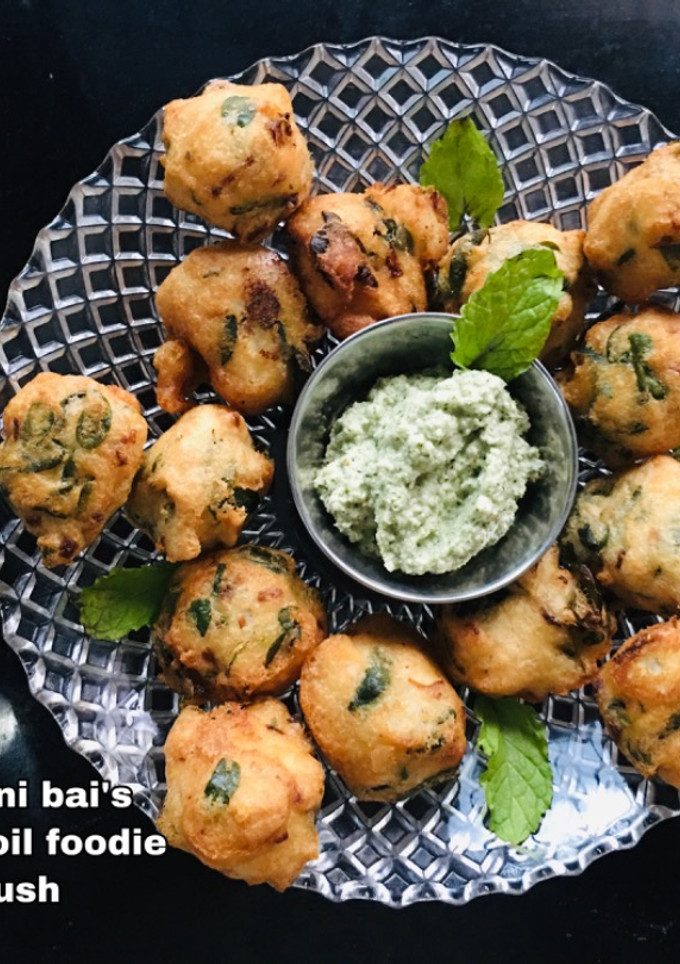 முருங்கை கீரை போண்டா செய்முறை முக்கிய புகைப்படம்