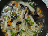 Sup Segar 3 Jamur (enoki, merang, dan kuping)