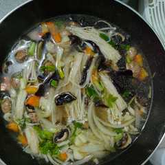 A picture of Sup Segar 3 Jamur (enoki, merang, dan kuping).