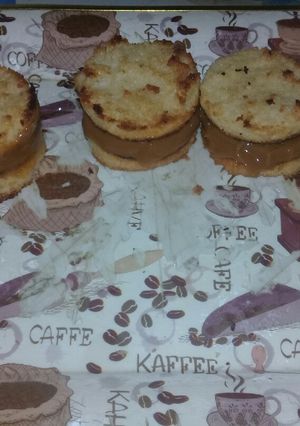 Una foto de Alfajores de coco