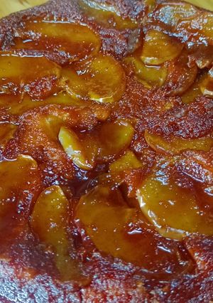 Una foto de Torta invertida de manzana 🍏🍎 con ricota