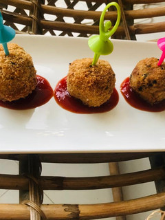 A picture of Chicken cheese balls.