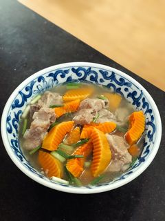 Hình của món Canh bí đỏ sườn non.