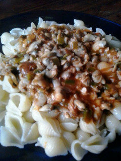Una foto de Pasta corta con salsa de Chipichipis