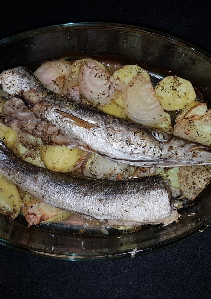 Una foto de Barracuda con patatas al horno