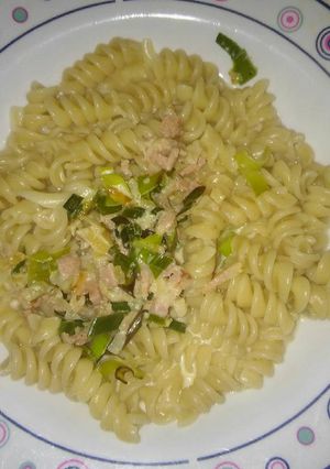 Una foto de Fideos con crema de panceta y puerro