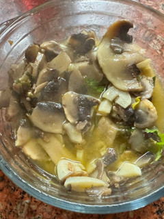 Una foto de CHAMPIÑONES AL AJILLO (muy fácil, sano y rápido)