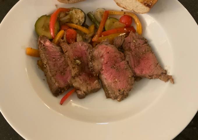 Steak Balsamic with Grilled French Bread