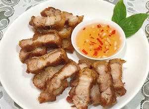 Hình của món Thịt ba rọi chiên giòn.