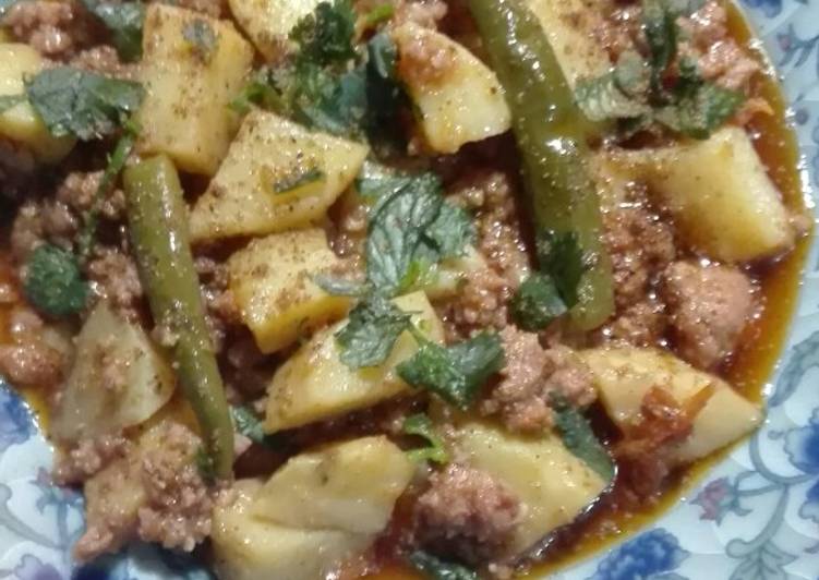Aaloo Qeema (mutton mince)
