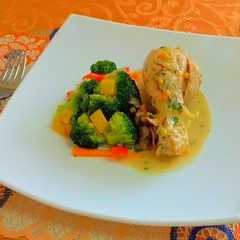 Una foto de Fricasé de pollo con verduras salteadas