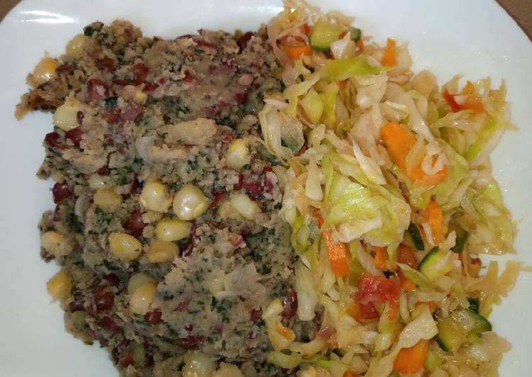 How to Cook Delicious Mukimo ya thoroko with vegetable cabbage