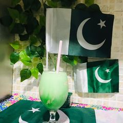 Green ice cream shake A picture of Green ice cream shake.
