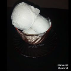 A picture of Vanilla ice cream.