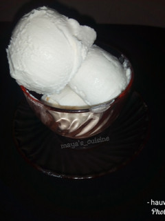 A picture of Vanilla ice cream.