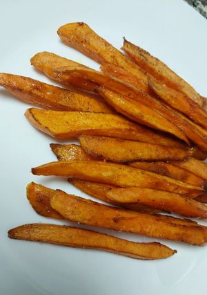 عکسی از دستور سیب‌زمینی شیرین سرخ شده