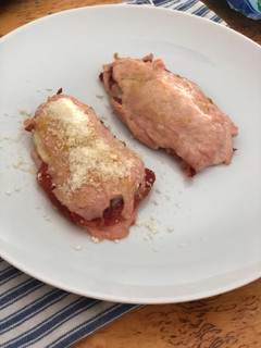 Una foto de Pechuga de pollo rellena con queso