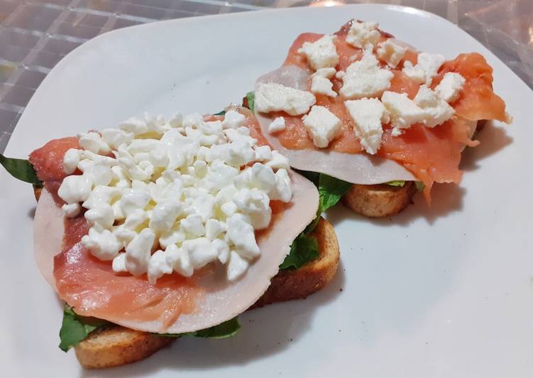 Toast de salmón