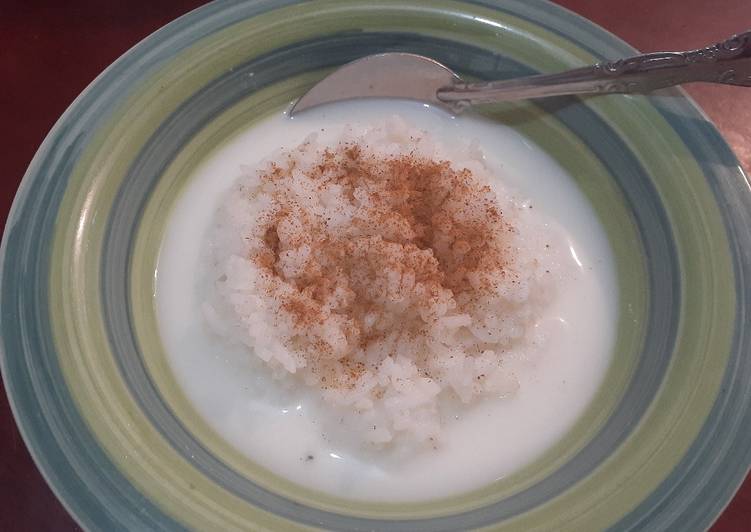Milchreis (Nasi Susu)