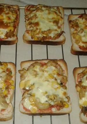 A picture of Bread pizza.