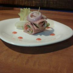 A picture of Stuffed Beef Bacon Salad.