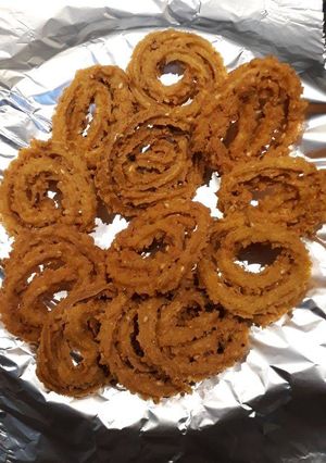 ज्वार और मैदा चकली (Jowari and maida chakli recipe in hindi) रेसिपी मुख्य फोटो