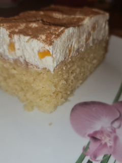 Fanta-Schnitte mit Pfirsich-Schmand 🍰 Rezepthauptbild