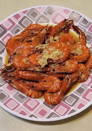 A picture of Buttered Shrimp with Cheese.